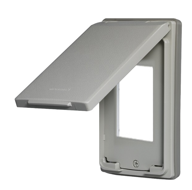Mặt 3 thiết bị có nắp che mưa dòng Wide-Weatherproof Panasonic WEG7903